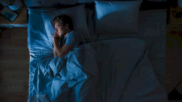 Olvídate de dormir cinco minutos más  tras el despertador. Fatal